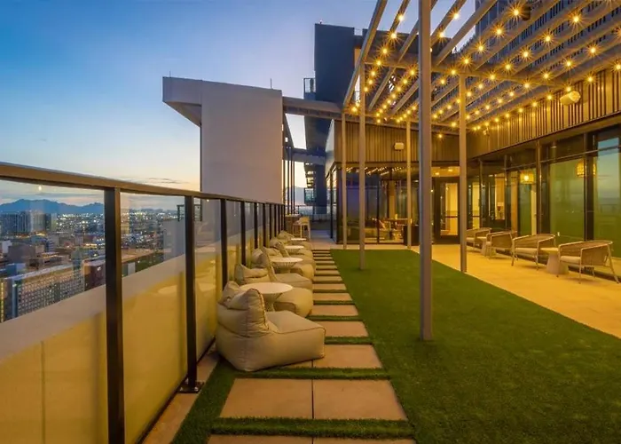 Apartment Boulevard Modern Highrise Stu Sky Pool Parking Gym 10