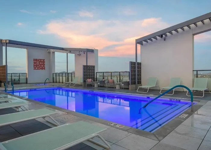 Apartment Boulevard Modern Highrise Stu Sky Pool Parking Gym 10